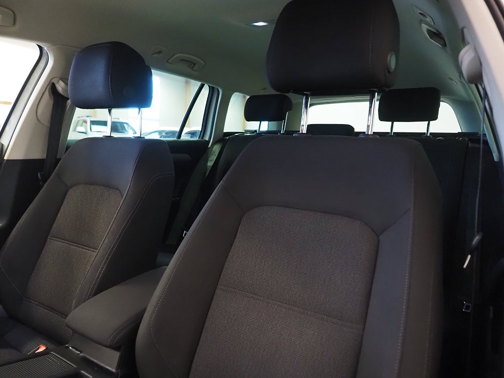 Volkswagen Passat Sportscombi 150hk 2.0 TDI | D-Värmare | Drag | Kamera 2017