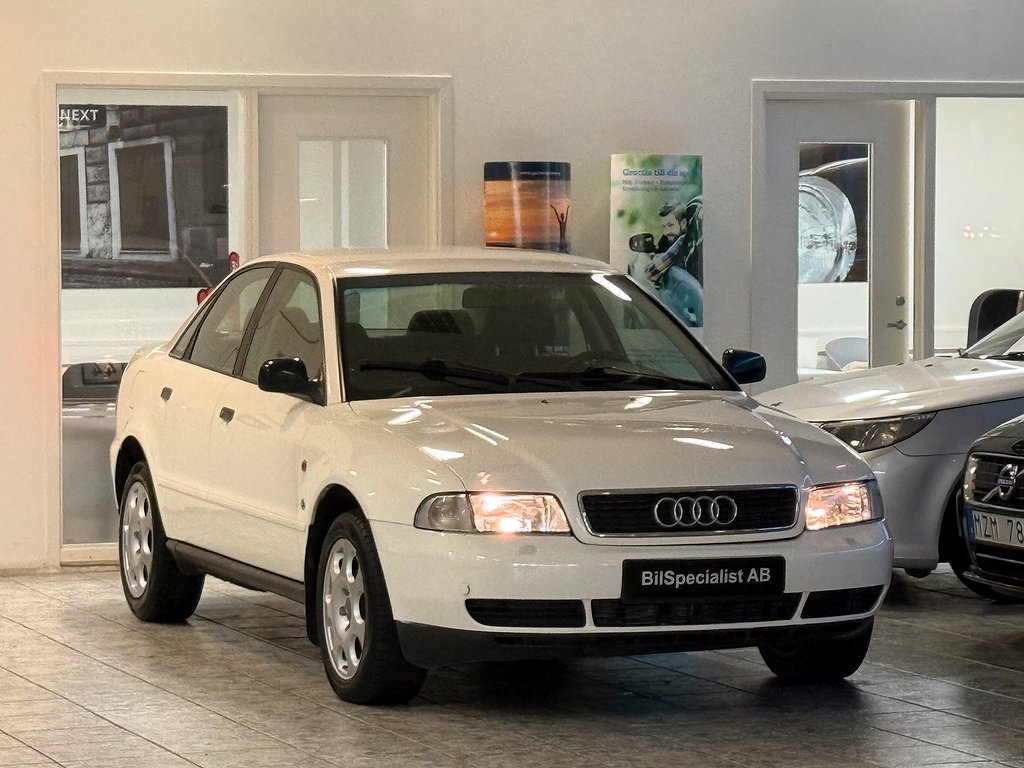 Audi A4 Sedan 1.8 Automat Toppskick NY-BES NY-Service 125hk