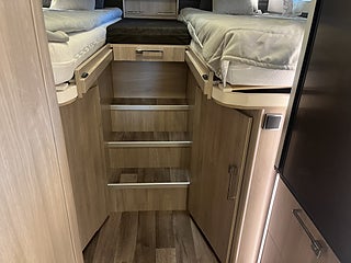 Husbil-halvintegrerad Kabe TMR X 780 LGB 19 av 26