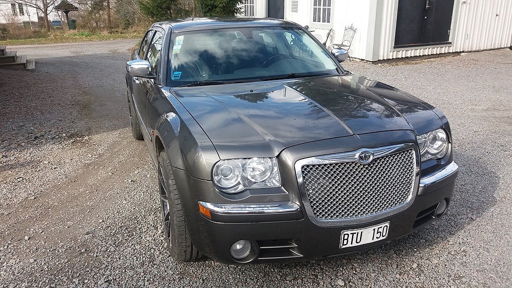 Chrysler 300C 5.7 V8 HEMI AWD