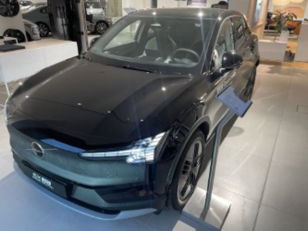 Volvo EX30 Cross Country Twin Motor Performance M Perform Ultra