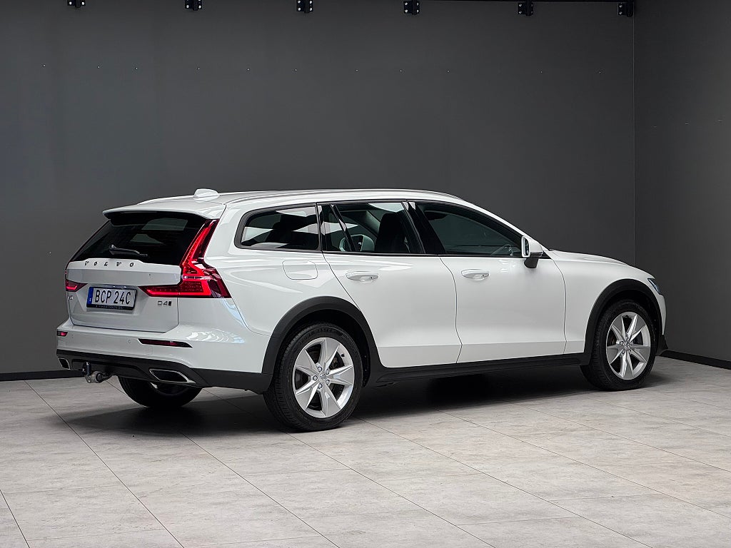 Volvo V60 Cross Country 2020 - miniatyr 2