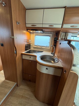 Husbil-integrerad Rapido Le Randonneur 251 7 av 20