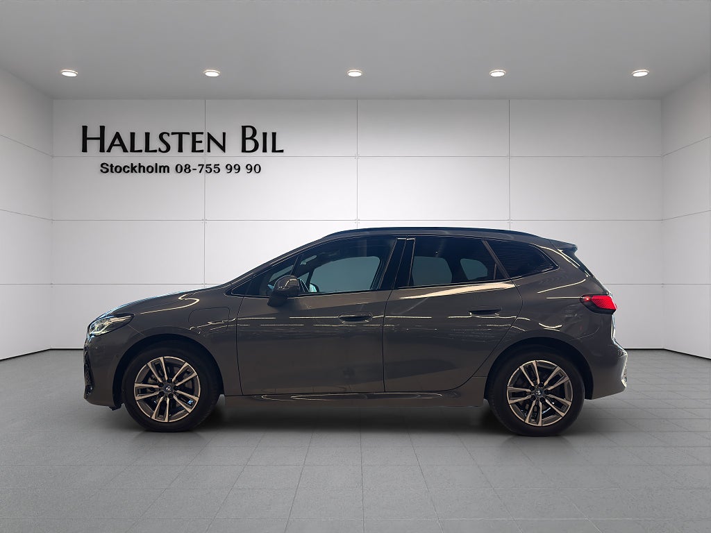BMW 225e xDrive Active Tourer Aut M Sport Panorama Svensksåld