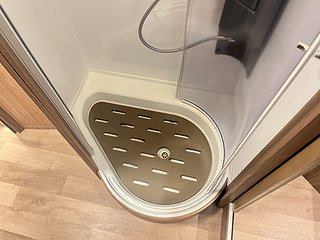 Husbil-integrerad Kabe IMPERIAL 910 QB 25 av 31