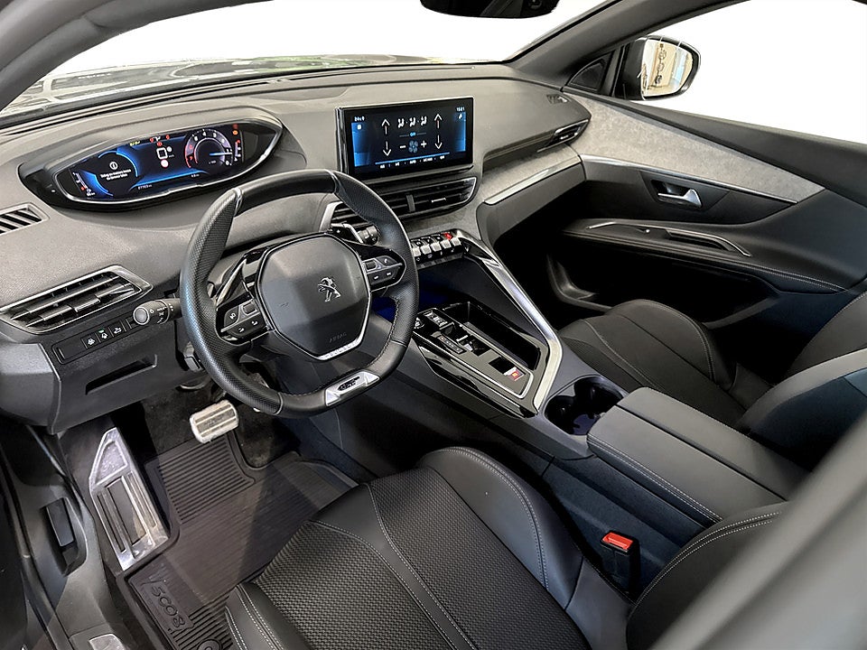 Bild på Peugeot 5008 GT Black Pack 1.2 PT 130hk Aut 7-SITS B-KAMERA