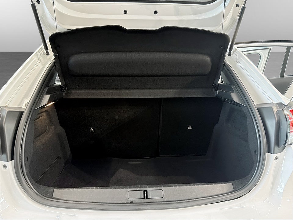 Bild på Peugeot E-208 Active Pack 50kWh 136hk Aut CARPLAY P-SENSORER BAK