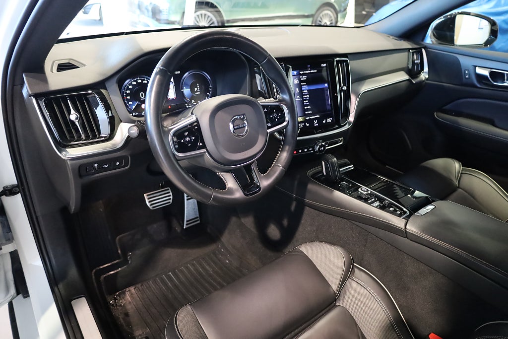 Volvo V60 Recharge T8 AWD 392hk R-Design Aut Kamera Leasbar