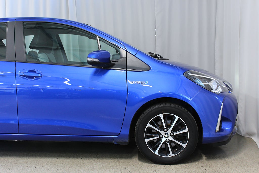 Toyota Yaris Hybrid e-CVT Touch & Go Edition, S&V-hjul, B-Kamera