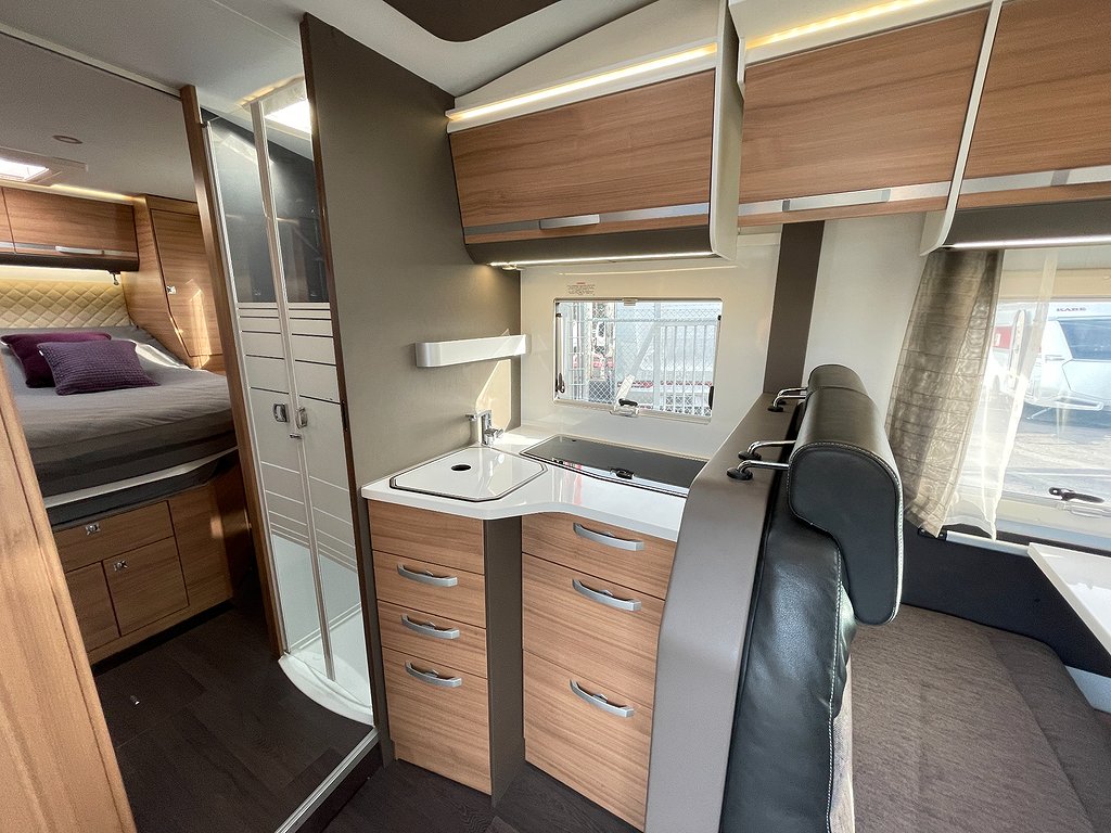 Adria Matrix 670 SC Nordkapp  / ALDE / Taksäng / 3500kg / 5bält / - Adria