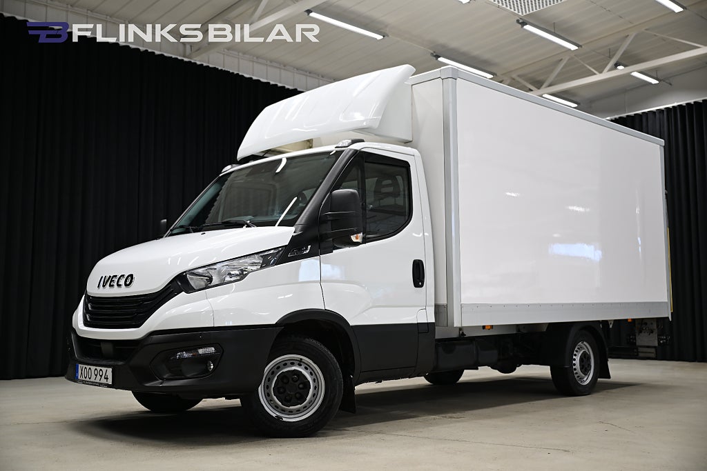 Iveco Daily 136HK Automat|Volymskåp|BG-Lyft|Sidodörr|Backkamera