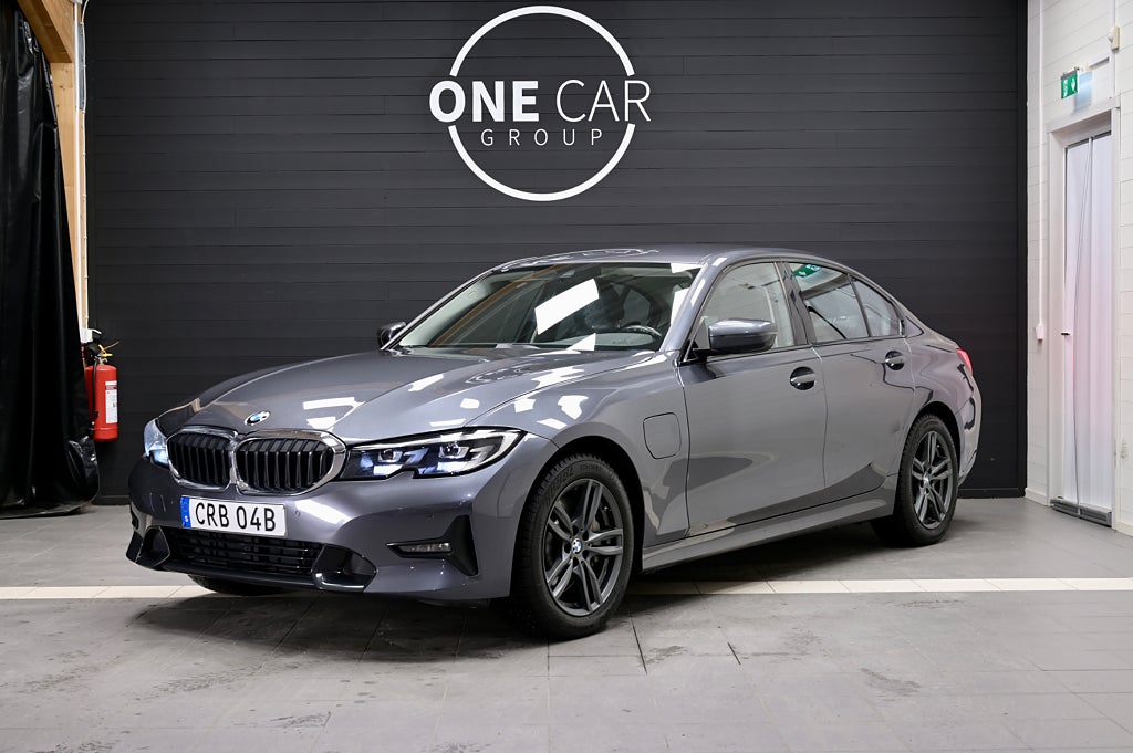 BMW 330e Sedan Sport line 1 brukare 360kr årsskatt Nybes