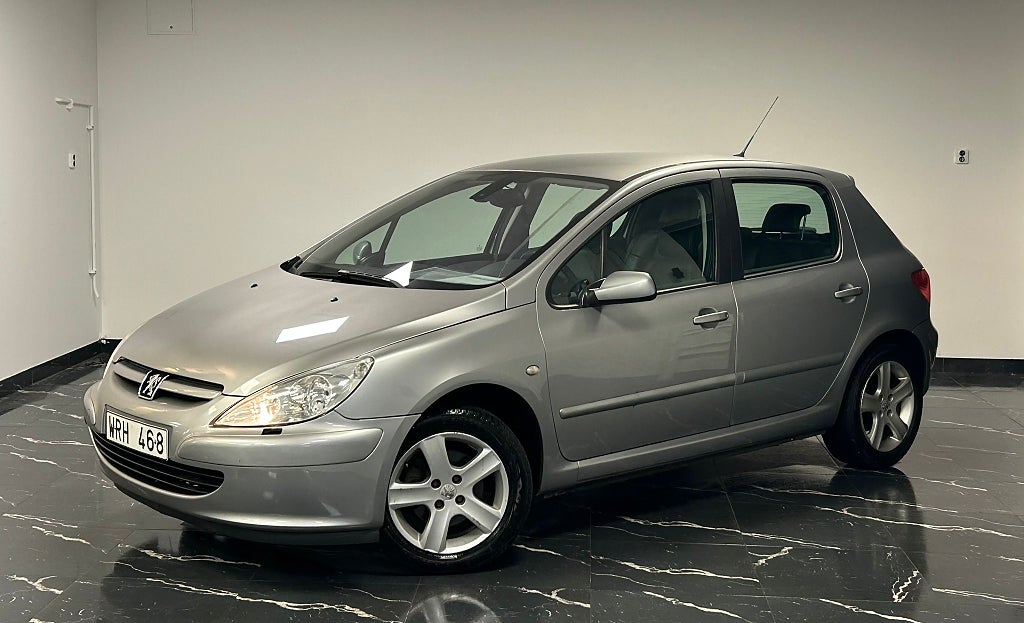 Peugeot 307 5-dörrar 2.0 XS Nybesiktigad 136Hk