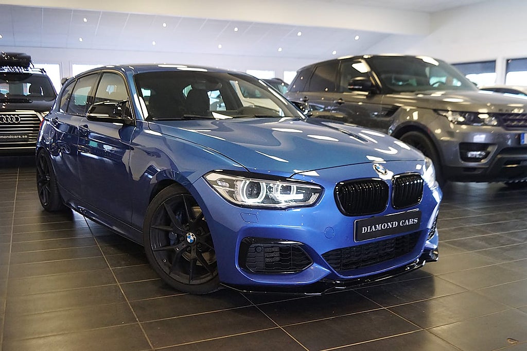 BMW M140i 5-dörrars Milltek CarPlay Navi