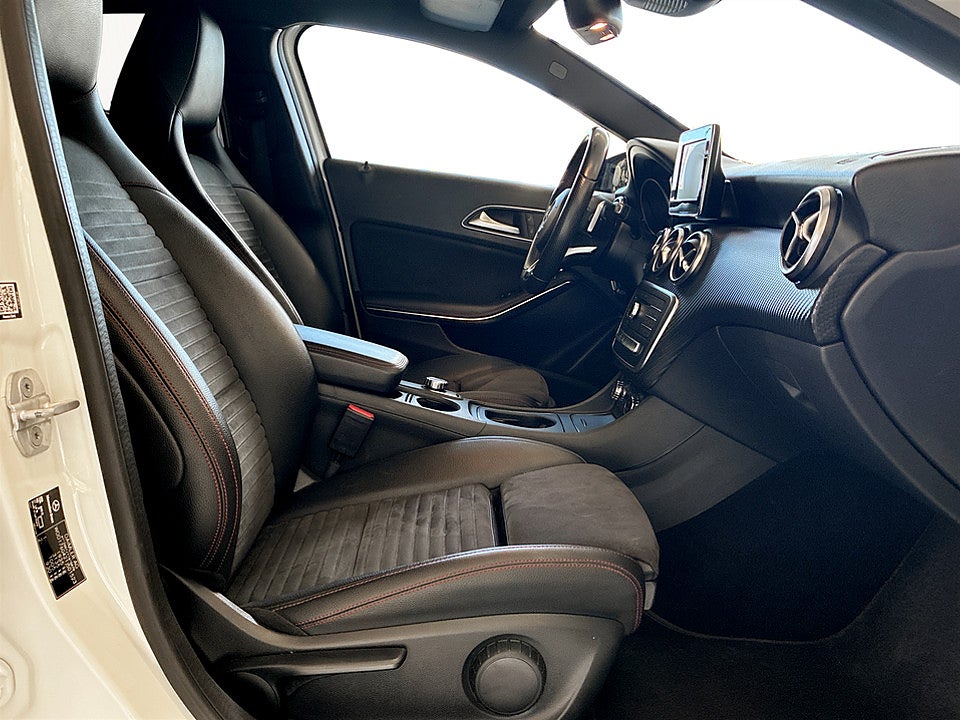 Bild på Mercedes-Benz A180 AMG Line 122hk Aut SPORTSTOLAR BLUETOOTH