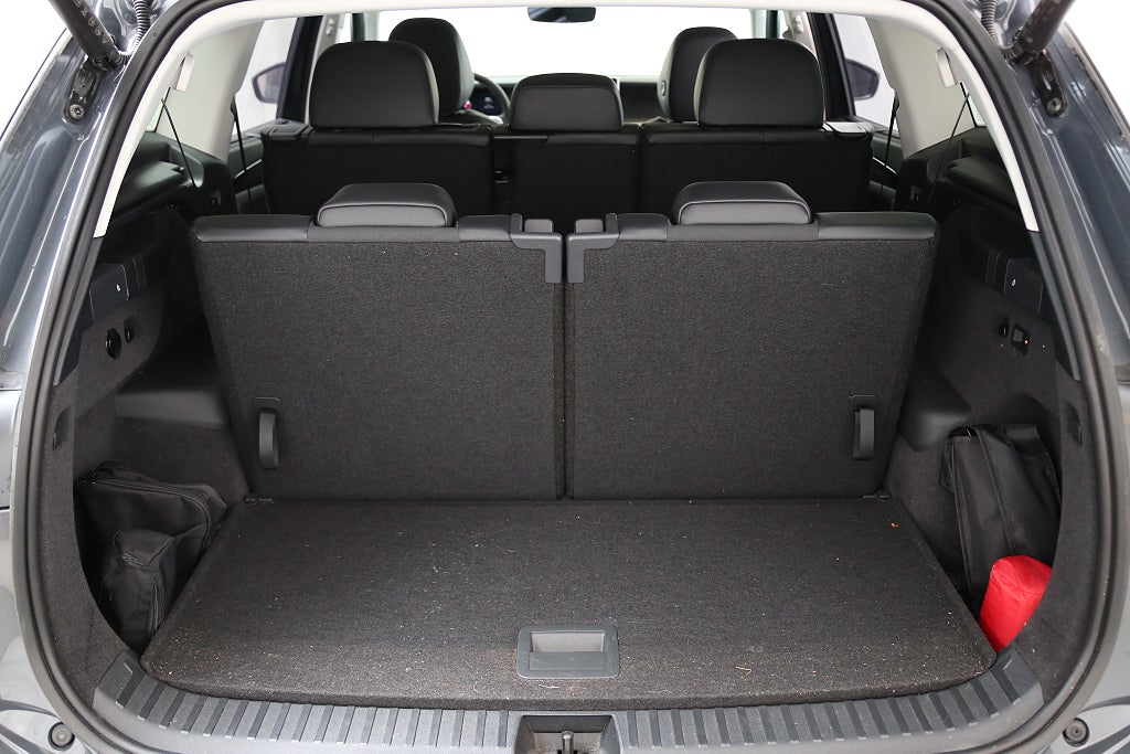 Volkswagen Tayron 1,5 eTSI Life EDT 7-Sits Värmare Drag VAT 2025