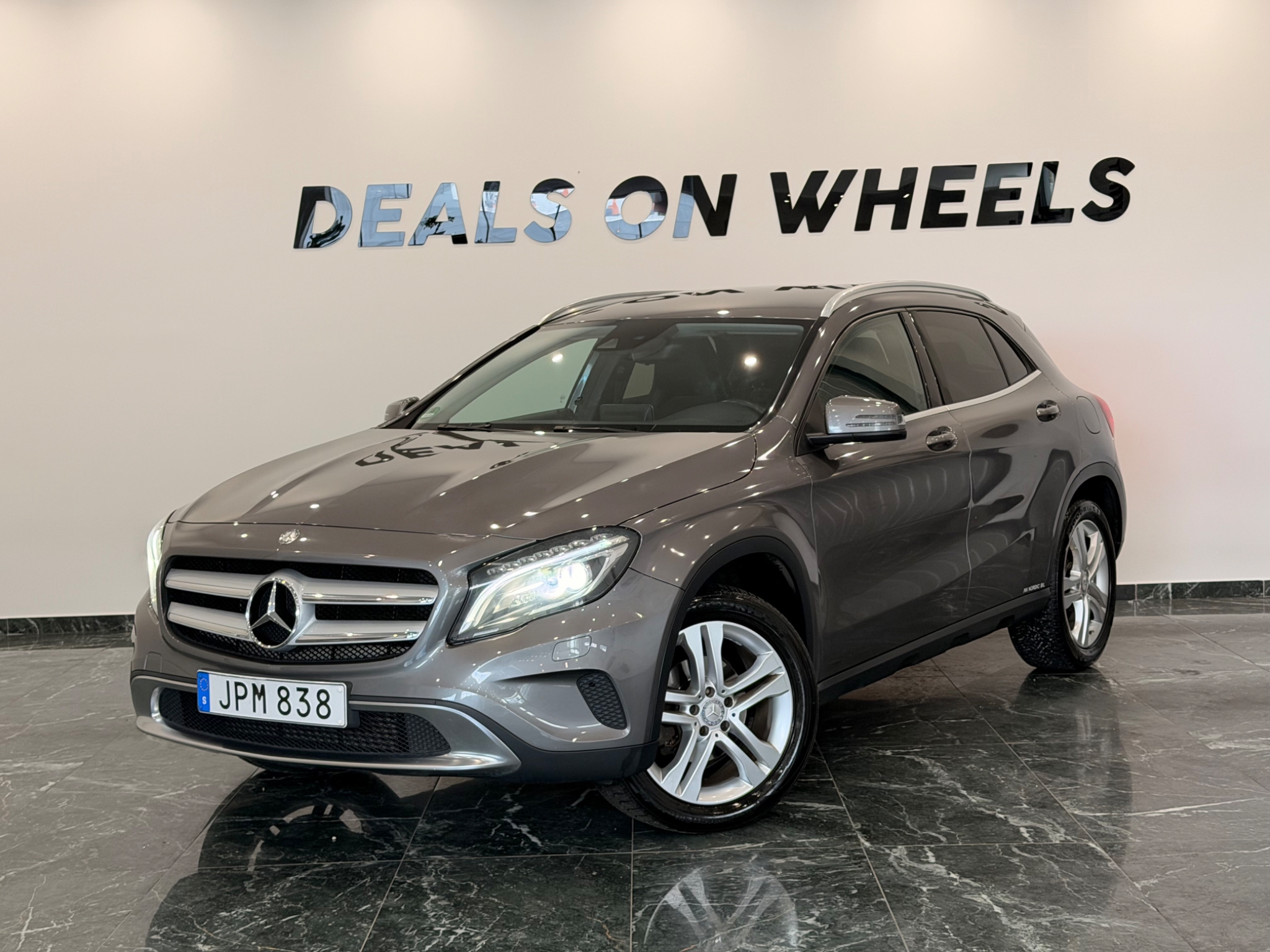 Mercedes-Benz GLA 200 7G-DCT Urban Line 2016, kuva 2/44