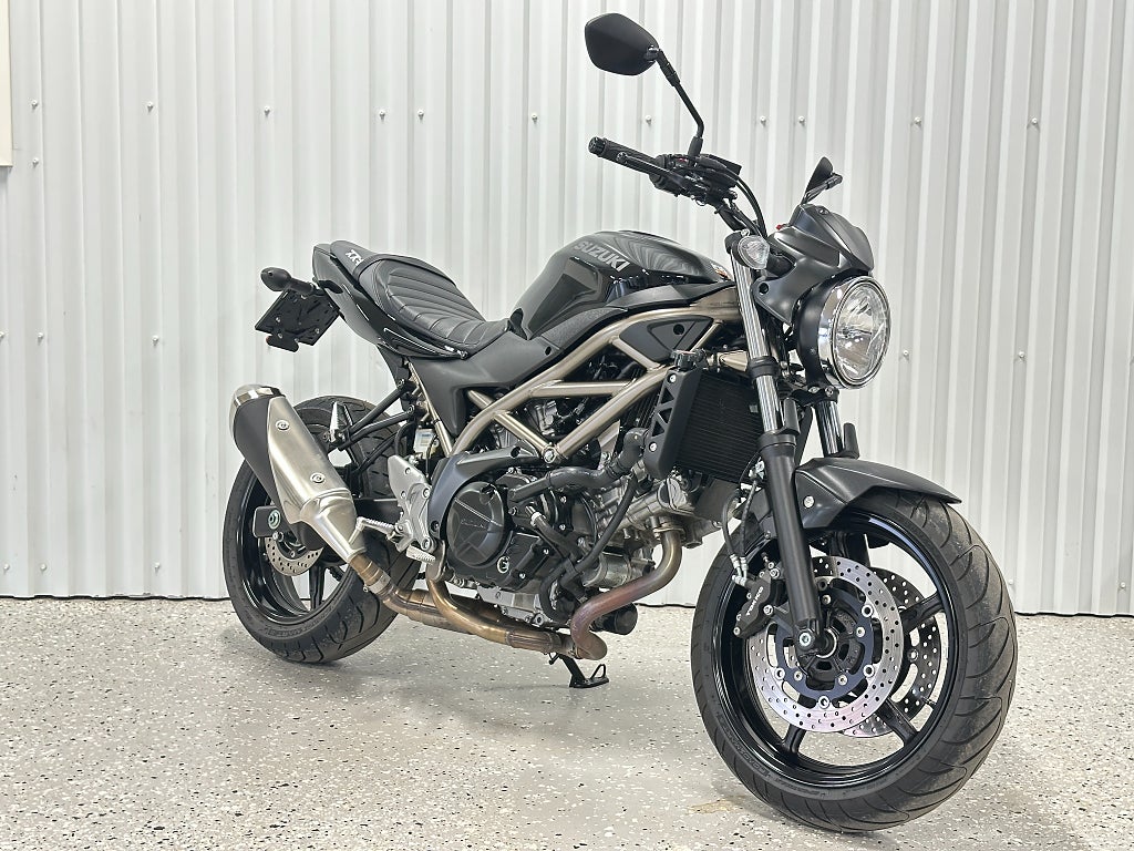 Suzuki SV650 V-Twin 73hk Nyservad Nybesiktigad ABS