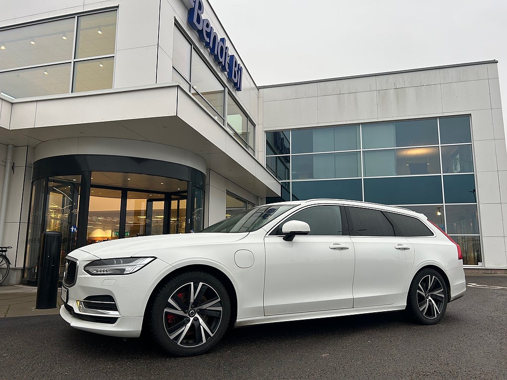 Volvo V90 Recharge T8 AWD Momentum Harman Kardon Dragkrok