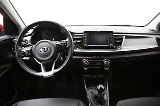 Halvkombi Kia Rio 8 av 15