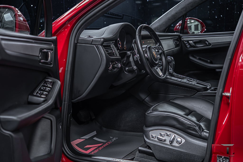 Porsche Macan Turbo PDK 18-vägs ACC Sportavgassystem BOSE 21" Värmare