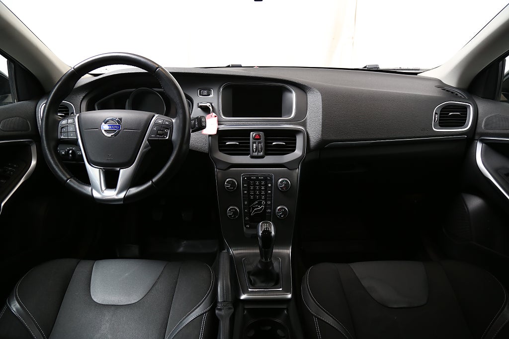 Volvo V40 D3 150hk Momentum Business E PRO Dieselvärmare 2016
