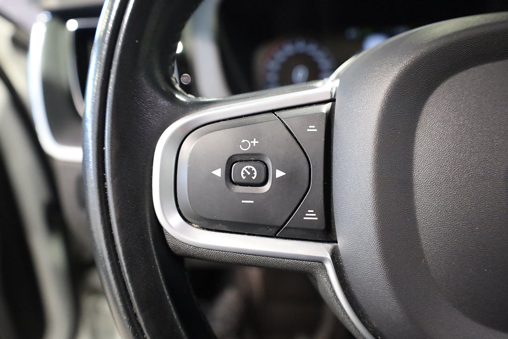 Volvo XC60 Recharge T6 340hk Inscription Exp AWD H/K Pano Drag 2021