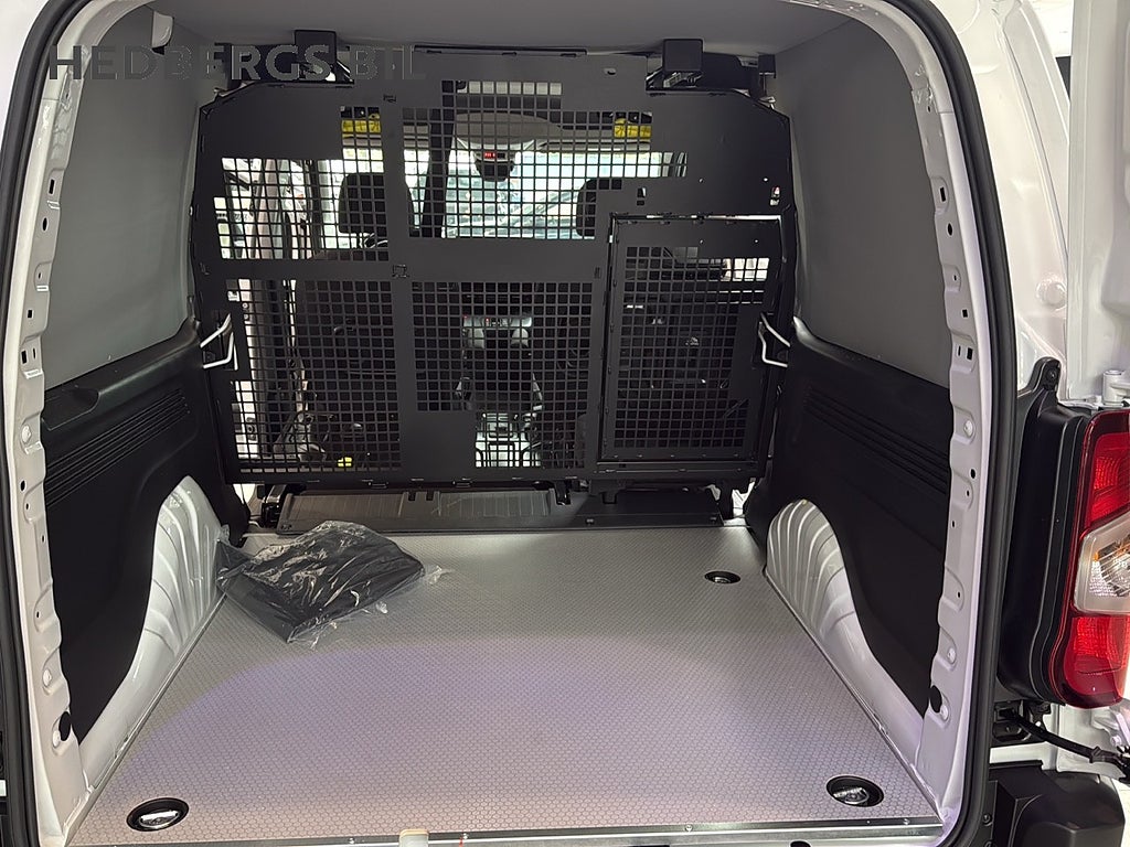 Peugeot Partner Crew Cab 130  5-SITS   thumbnail