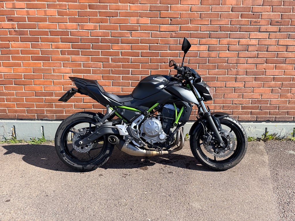 Kawasaki Ninja Z650 0.65 68hk Akrapovic