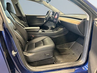 Tesla Model Y Long Range AWD Drag/360°/förkond app/skinn/Pano/S&Vdäck – bild 10