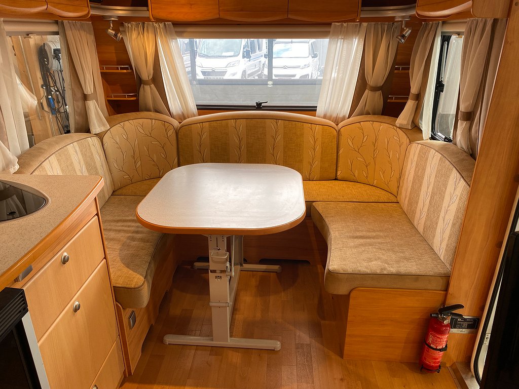 Adria Adora 512 UP  1279 kr/månaden/Vi tar inbyten/Förtält - Adria