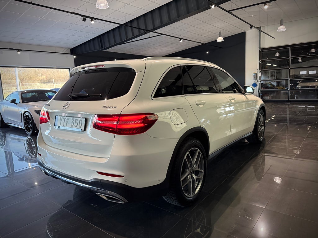 Mercedes-Benz GLC 220 d 4MATIC AMG Värmare Glastak Burmester - bild 23