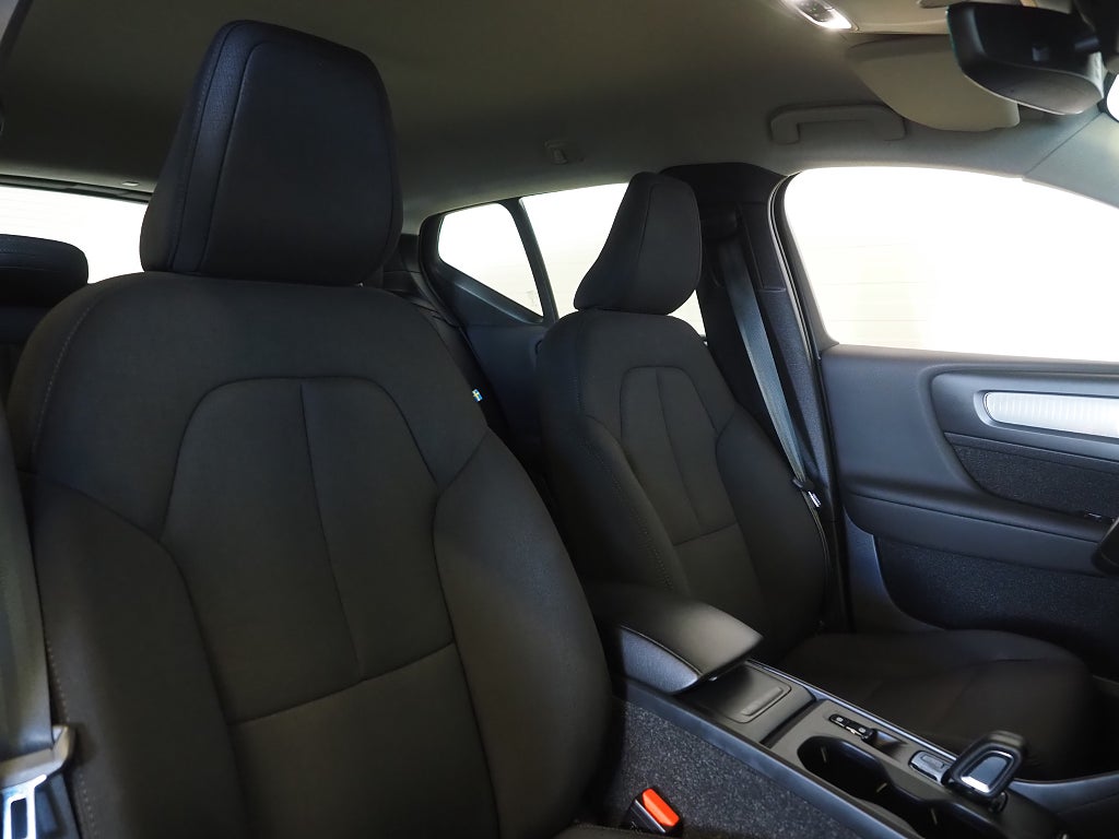 Volvo XC40 D3 AWD Geartronic Momentum 150hk | B-Kamera | Drag | 2020