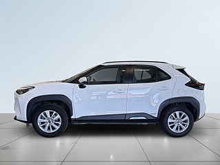 Toyota Yaris Cross Hybrid e-CVT Active S&V-Hjul/Backkamera/Rattvärme/BT – bild 4