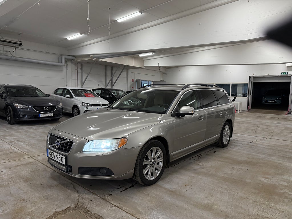 Volvo V70 D5   205HK Drag Blis DVD i Nackstöd 