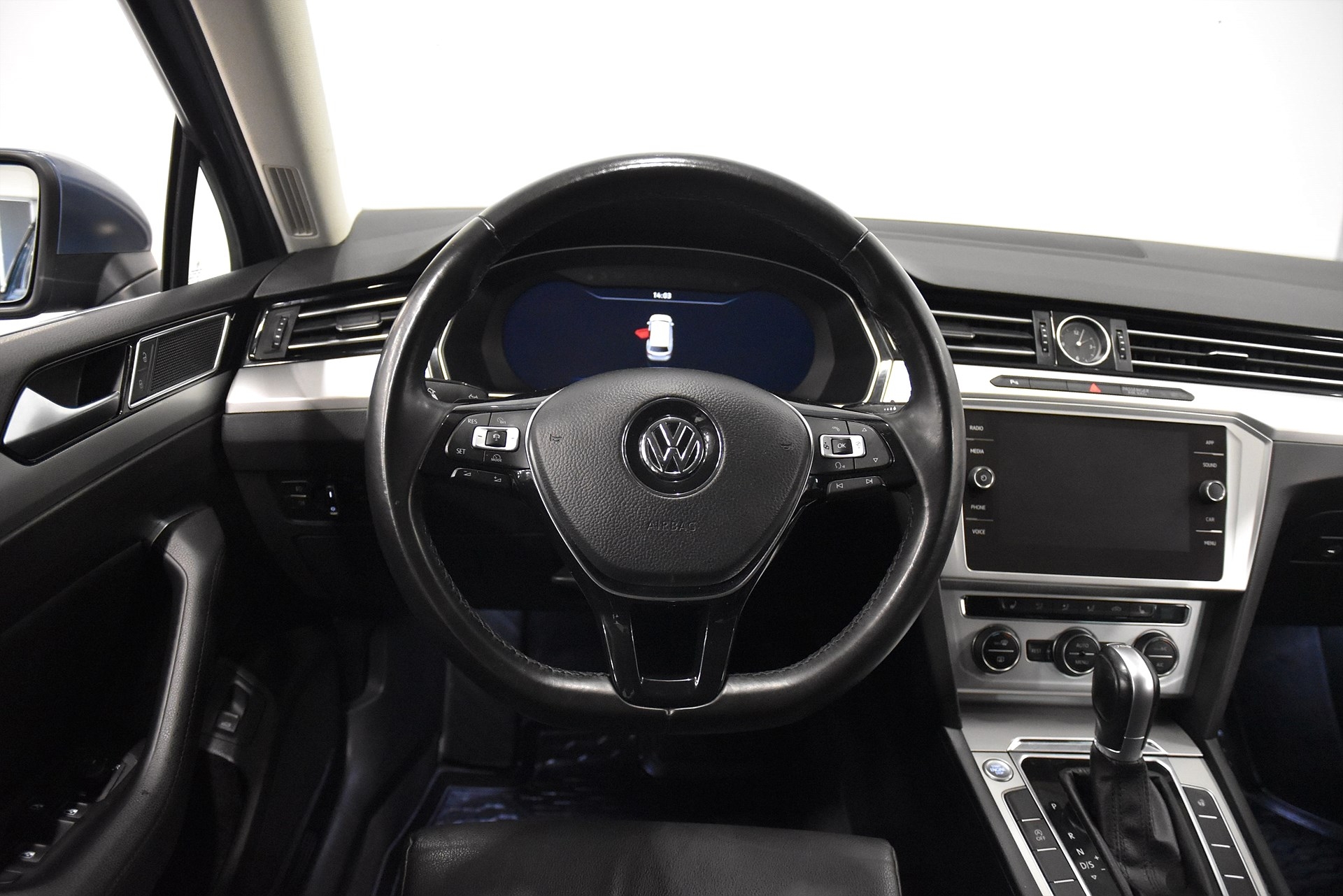 Volkswagen Passat 2018, bild 2/10