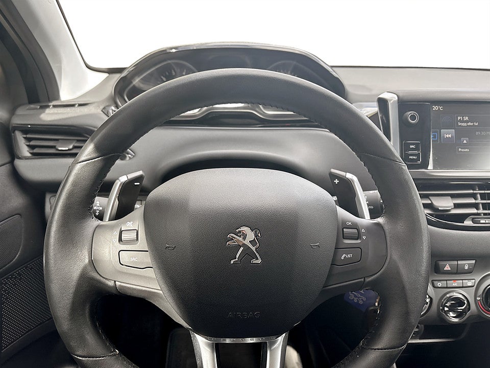 Bild på Peugeot 208 5D Active Style 1.2 PT 82hk Aut PANO