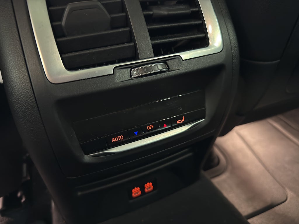 BMW iX3 M Sport Glastak Cockpit Läder Drag - bild 15