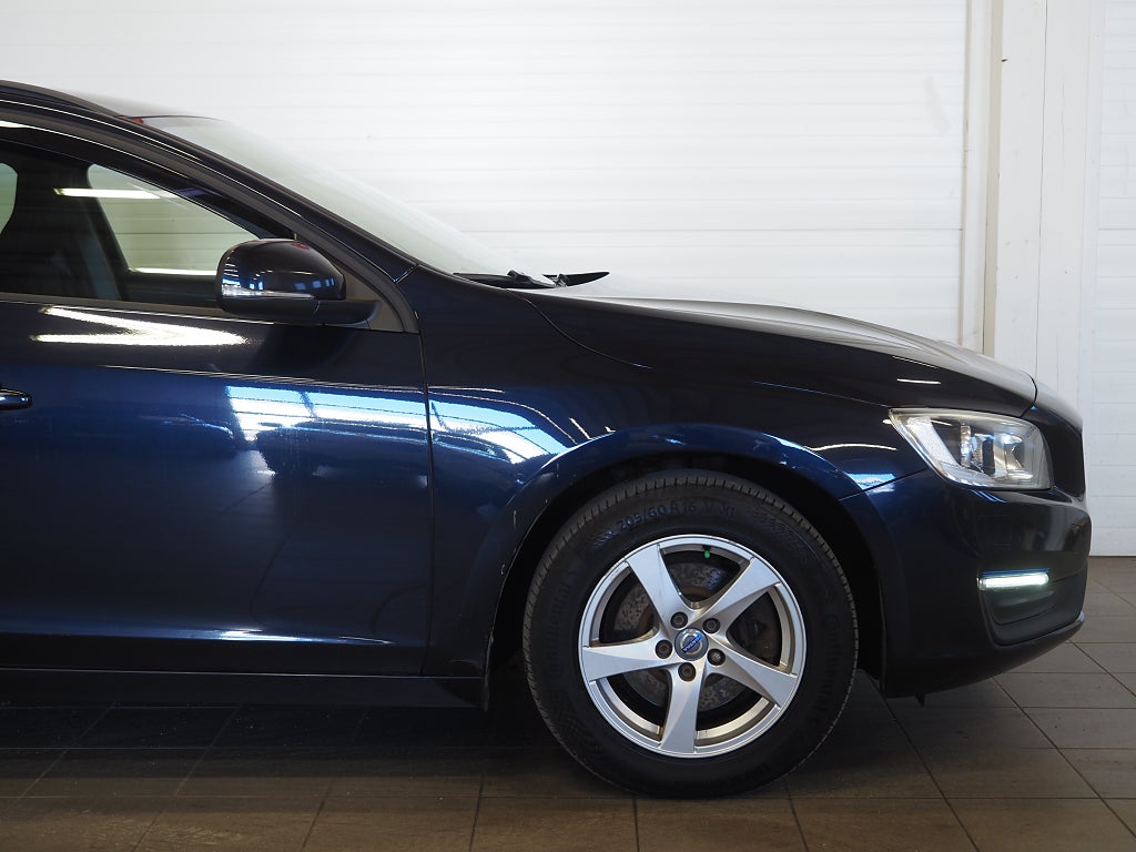 Volvo V60 T3 Business Kinetic 152hk | Bluetooth | PDC |