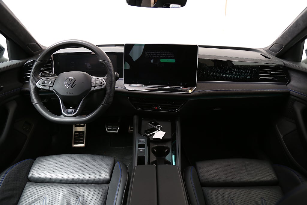 Volkswagen Passat Sportscombi eHybrid 1,5 TSI R-Line Drag 2024