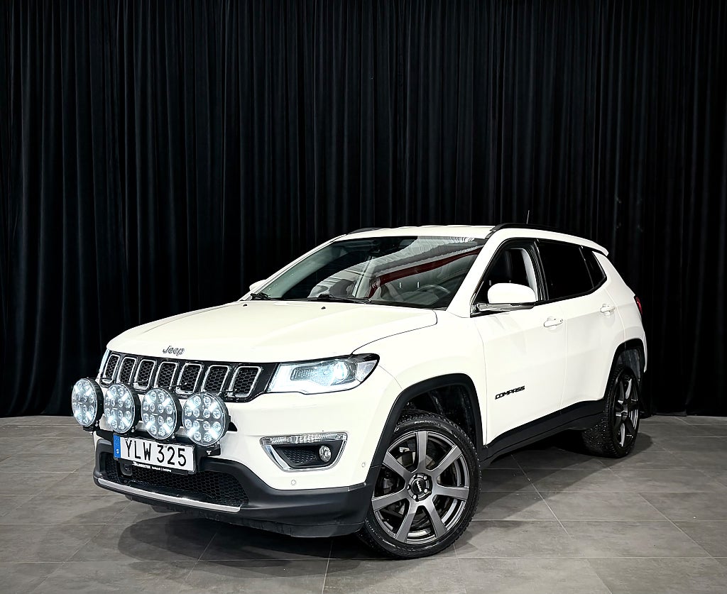 Jeep Compass 1.4 4WD DRAG M-VÄRM BELYSNING KAMERA P-ASSIST TVÅ-ÄGARE