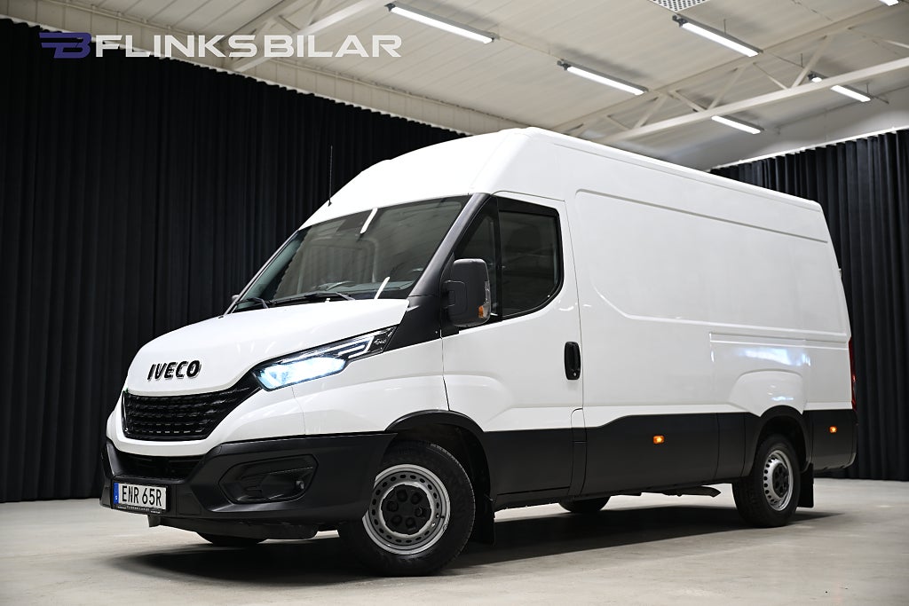 Iveco Daily 136HK Automat|LED|Drag|Värmare|Backkamera|3.5ton-drag