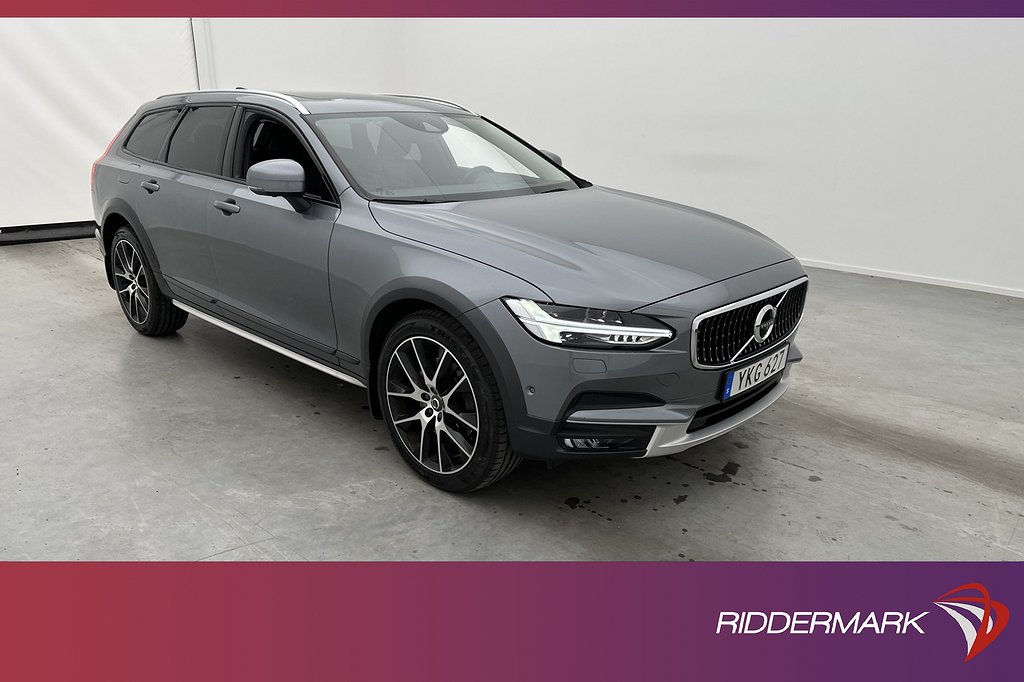 Volvo V90 Cross Country D5 AWD Pro Pano Luft 360° Skinn Drag