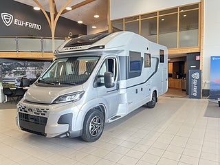 Husbil-halvintegrerad Adria CORAL SUPREME 670 SL