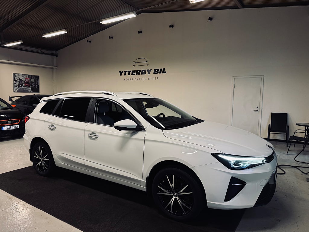 MG 5 Long Range 61.1 kWh Luxury Carplay 360-Camera Dragkrok 