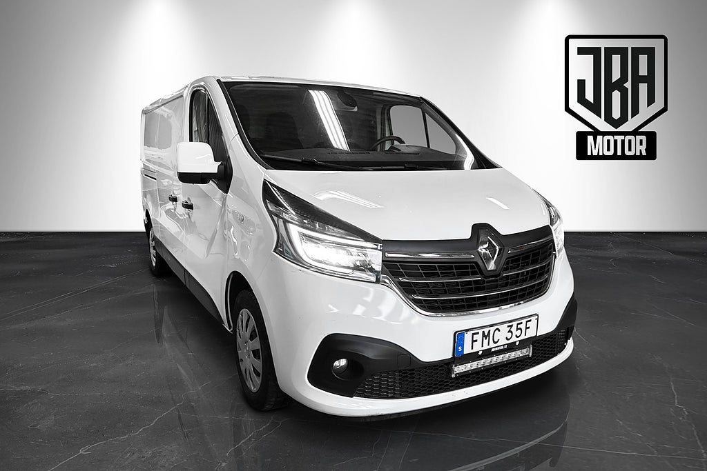 Renault trafic Skåpbil 3.0t 2.0 dCi EDC Euro 6 Momsbil