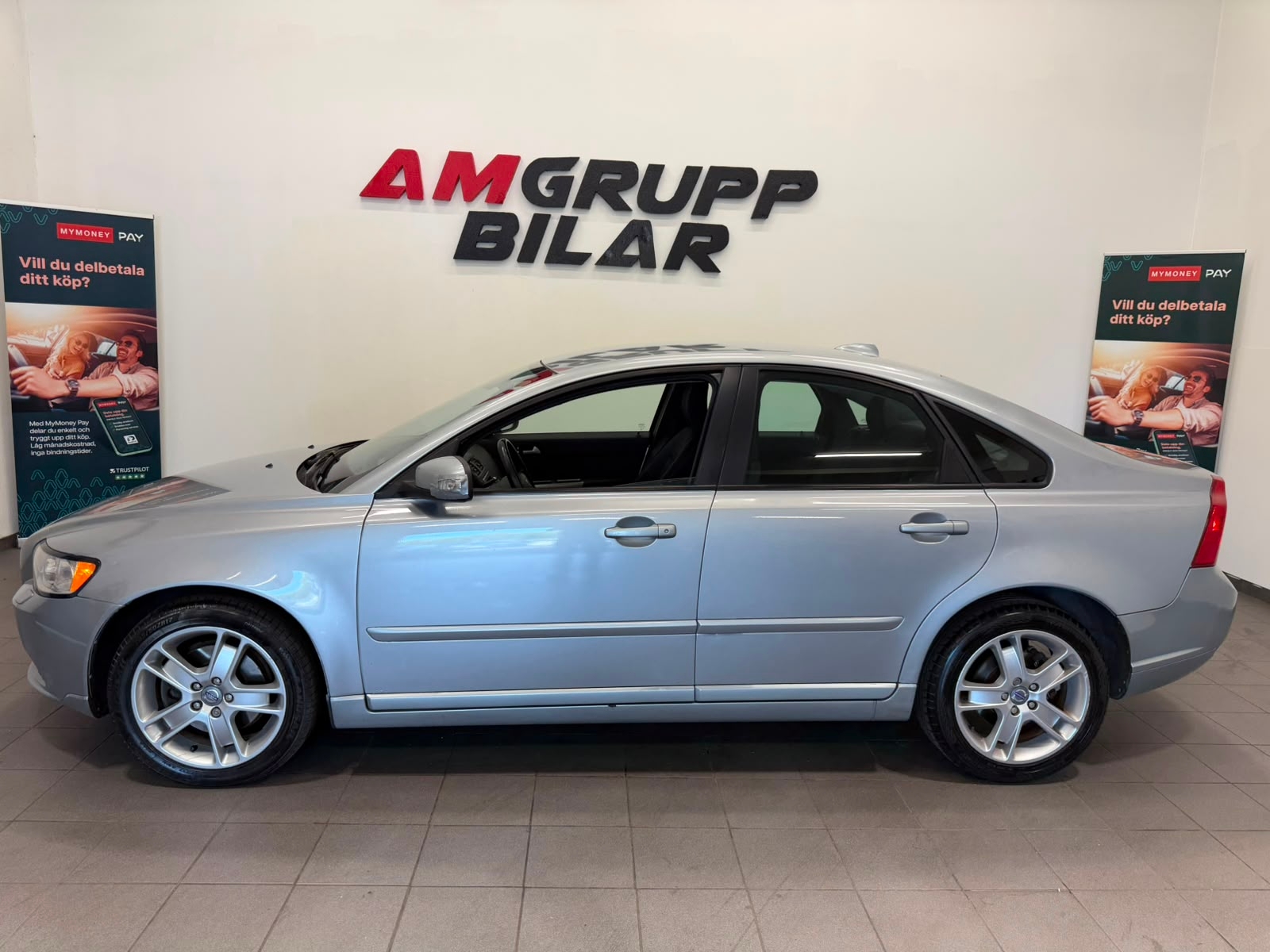 Volvo S40 2.0 D Momentum Euro 4 2008, kuva 4/46