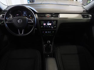 Halvkombi Skoda Rapid 12 av 19