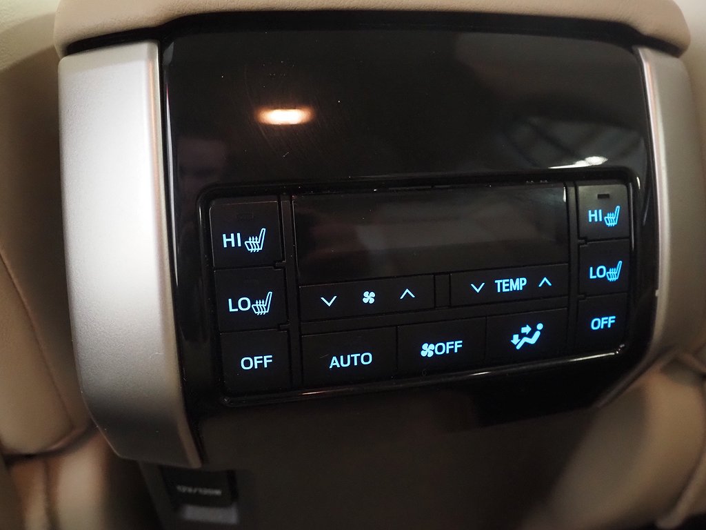 Toyota Land Cruiser 2.8 D-4D 4WD 7-sits Premium D-Värm Drag 2023