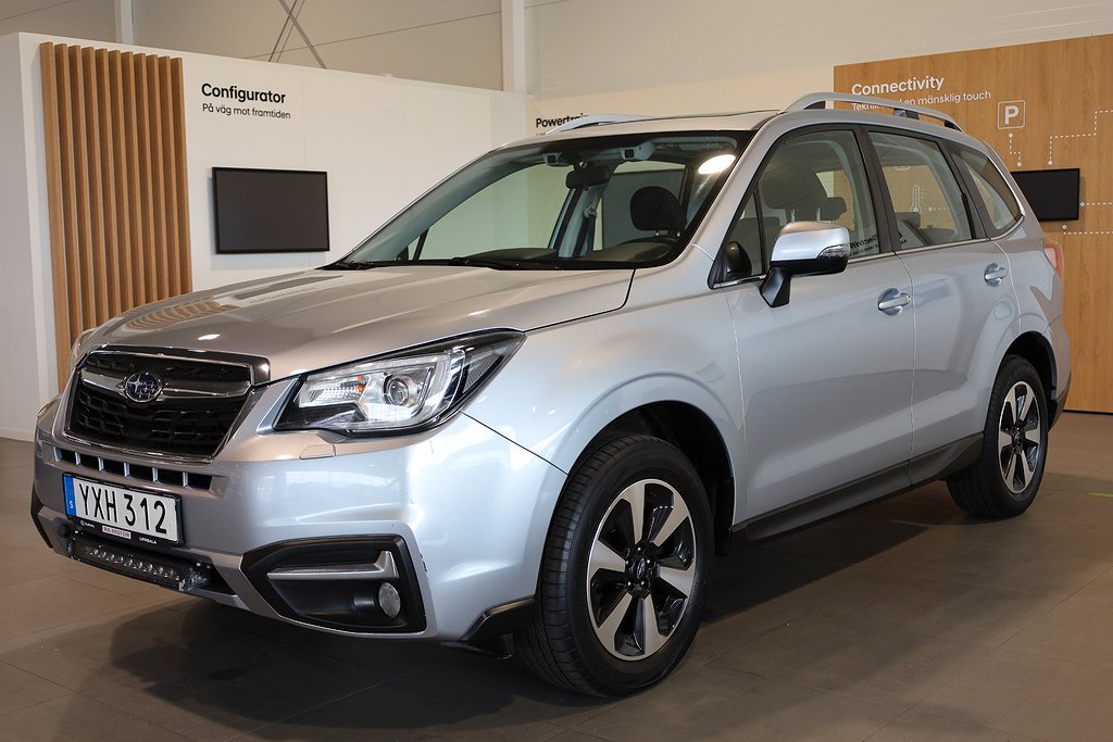 Subaru Forester 2,0i 150hk XS Aut AWD Pano Motorv Dragkrok 2018